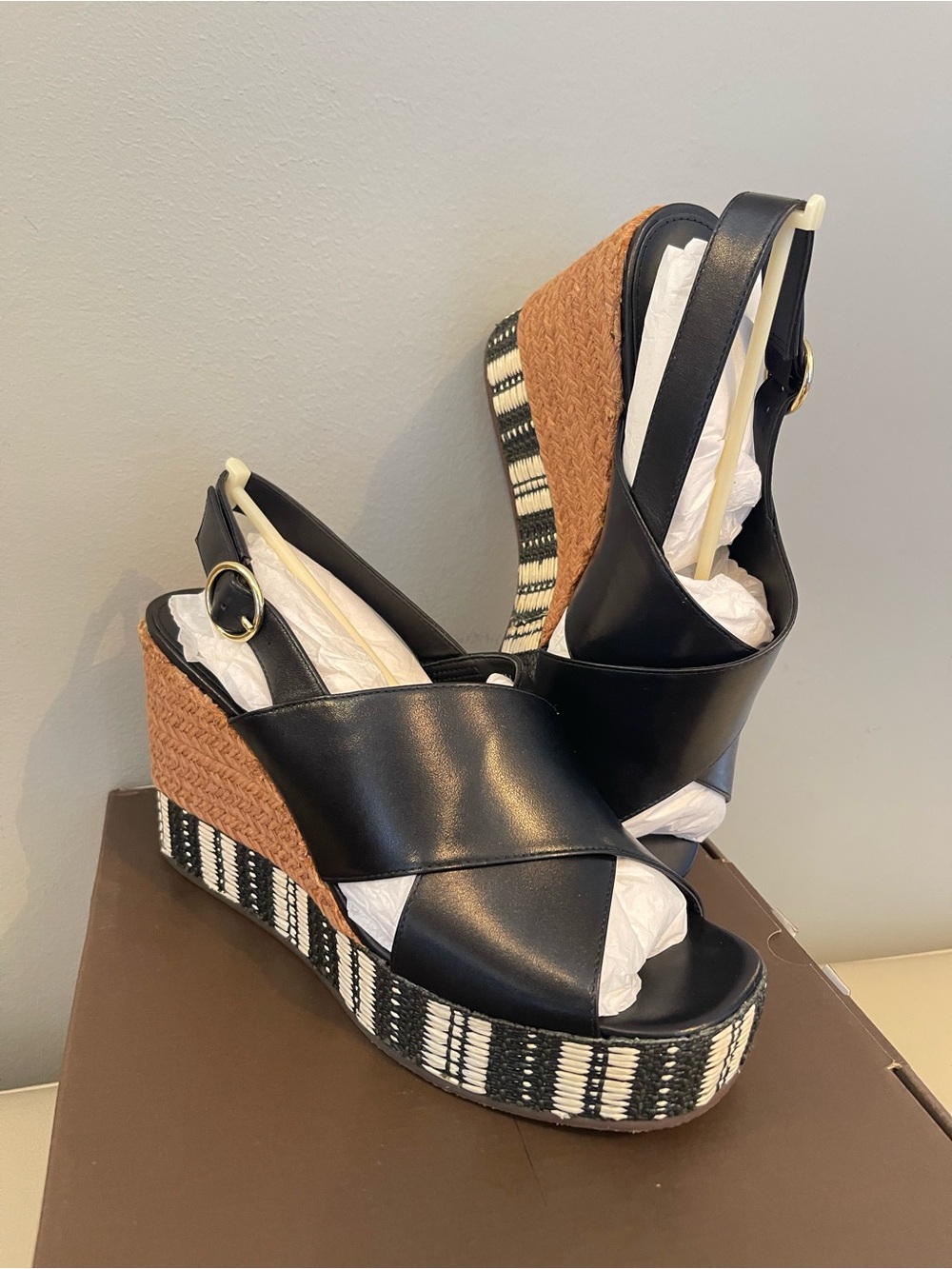New Paolo espadrille black & white leather platform wedge sandals size 9.5